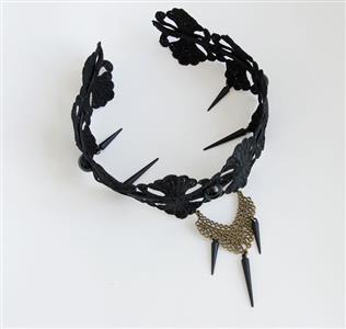 Black Queen Pendant Floral Lace Hairband J12919