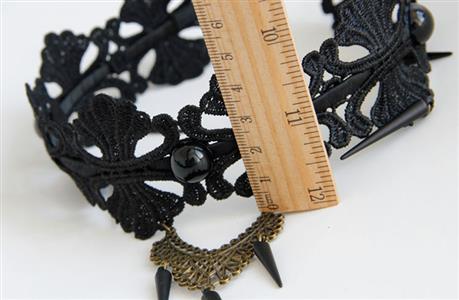 Black Queen Pendant Floral Lace Hairband J12919