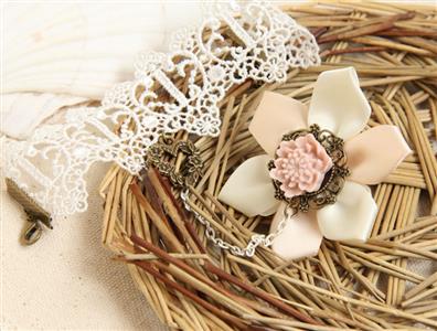 Vintage Wristband Pink Resin Flower Embellished Bracelet with Ring J18050