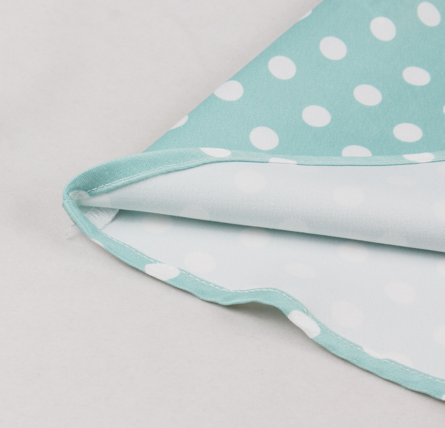 Vintage Green Polka Dot A-Line Dress with White Lace Collar and Bow Accent N23827