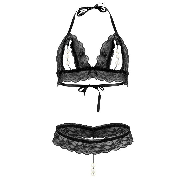 black lace bra and panty set